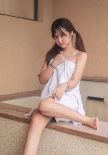 女人裸露双乳给男人喂奶文_BD英语免费电视剧