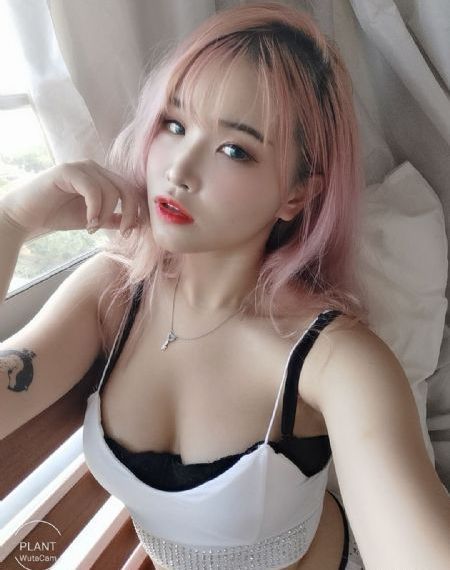 年轻的女闺蜜hd中文字幕电影_超清在线观看